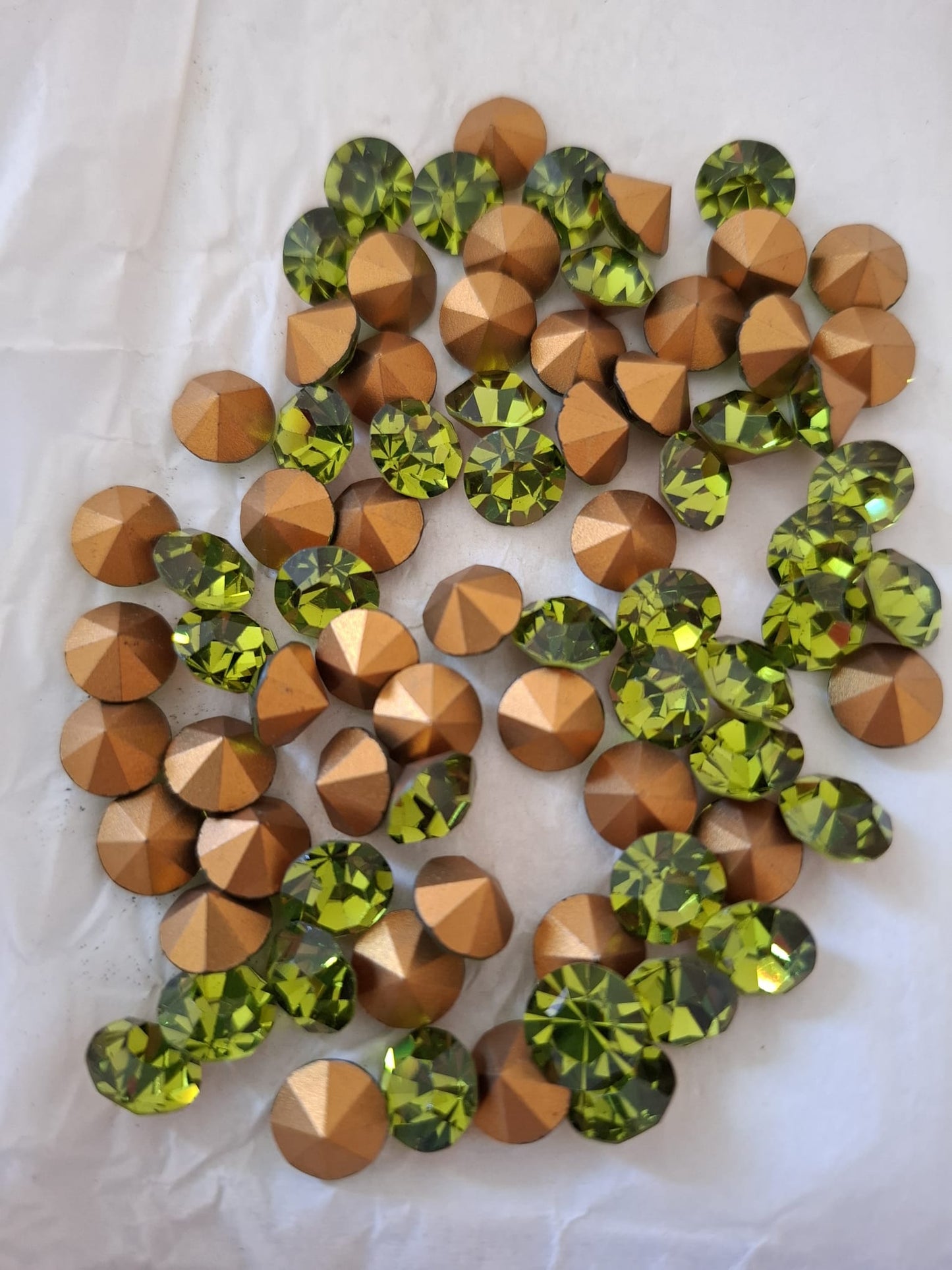Swarovski® Chaton Vintage Olivine Gold Foiled SS39