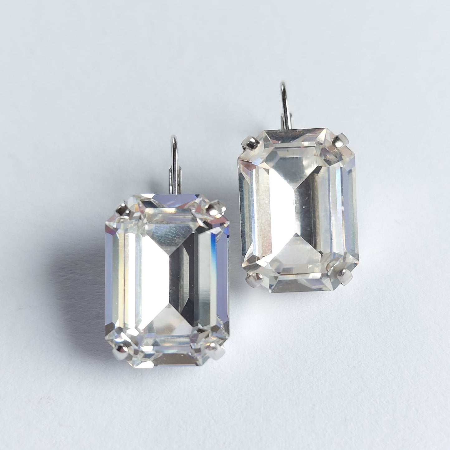 3702 Vintage Ohrringe mit Swarovski Kristallen 17x12mm