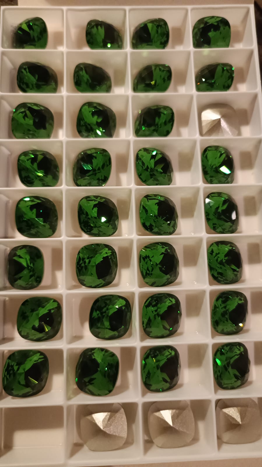 Swarovski® Fancy Cushion Square Fern Green 12mm