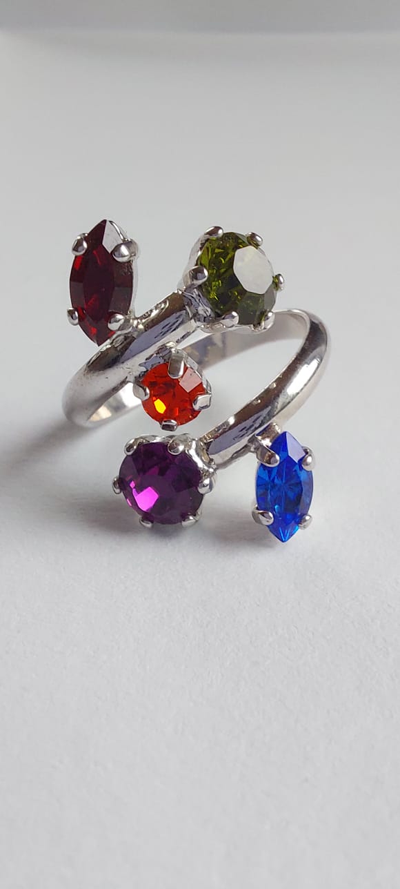 9874 Vintage Ring made with Swarovski Kristallen 24mm