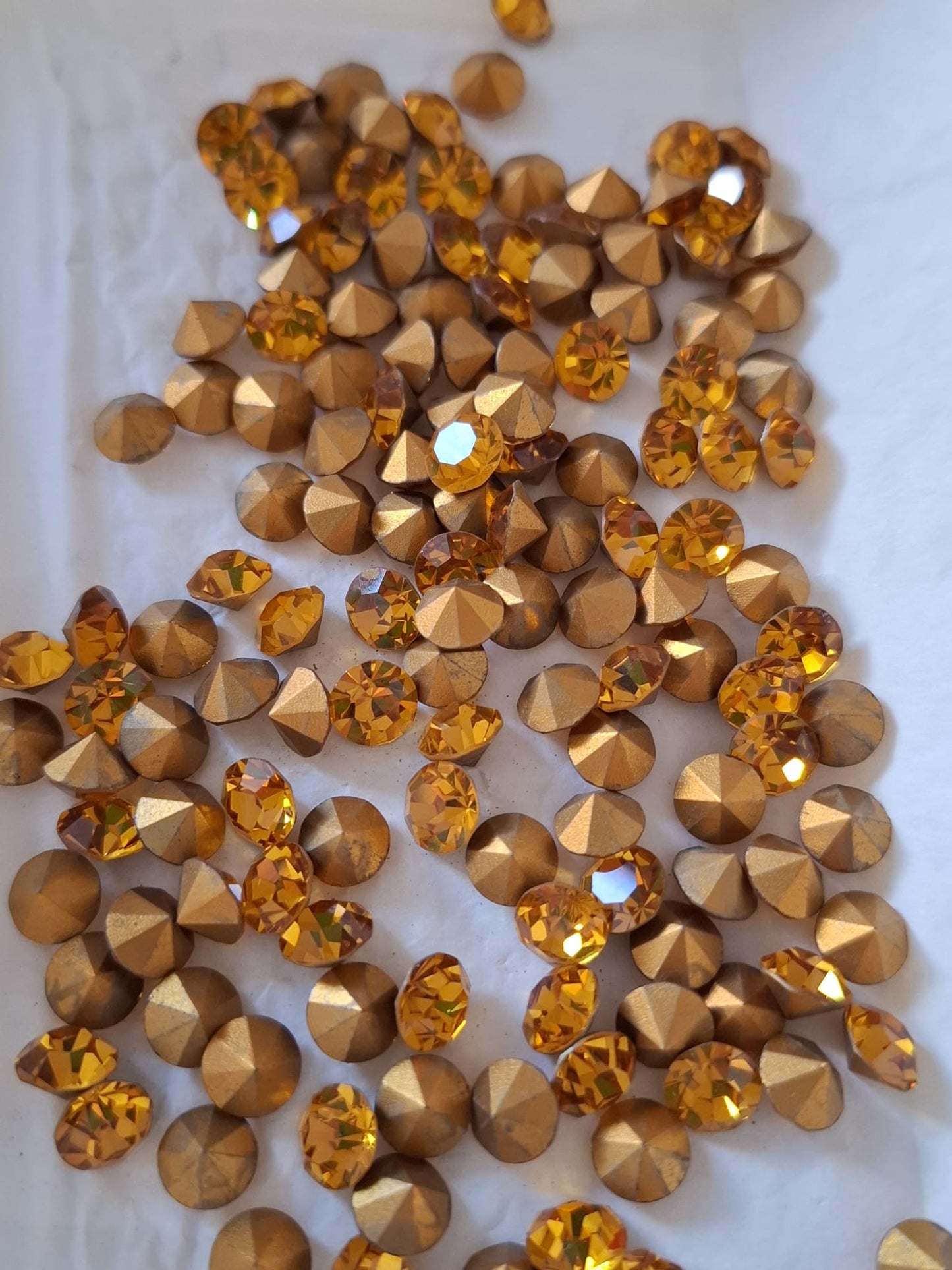 Swarovski® Chaton Vintage Topaz Gold Foiled SS34