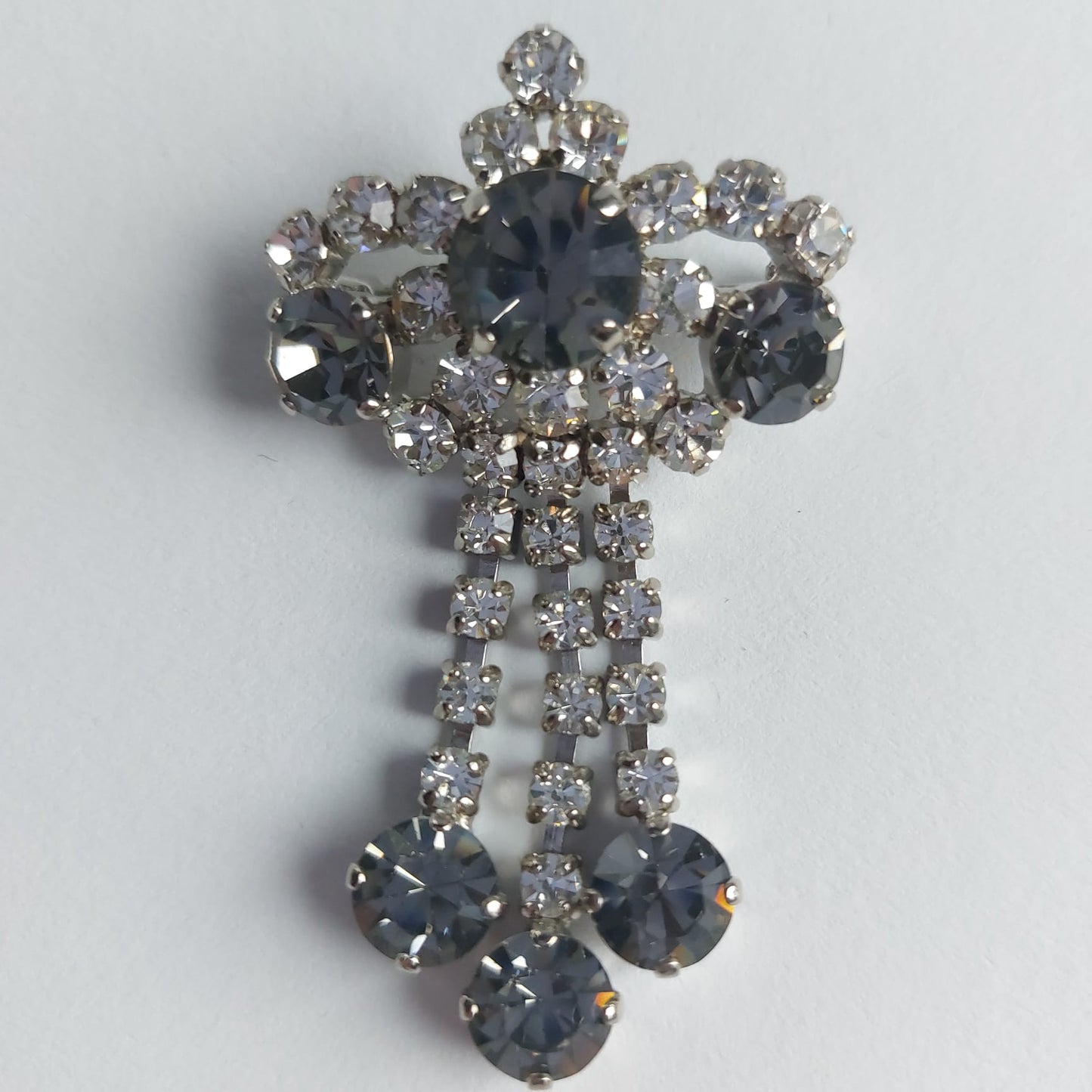 8093 Vintage Brosche mit Swarovski Kristallen 60x30mm