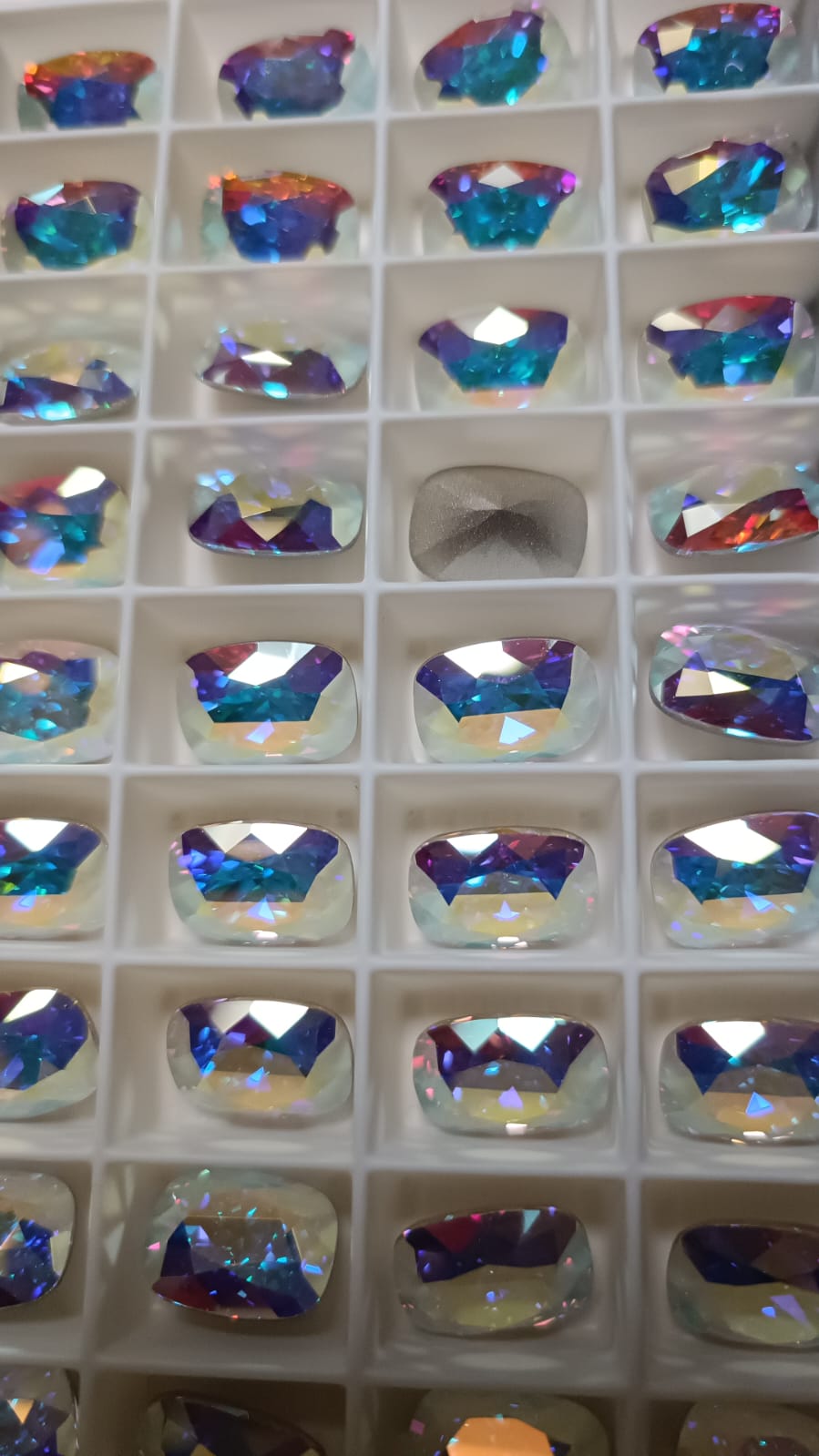 Swarovski® Fancy Cushion Square Aurore Boreale 14x10mm