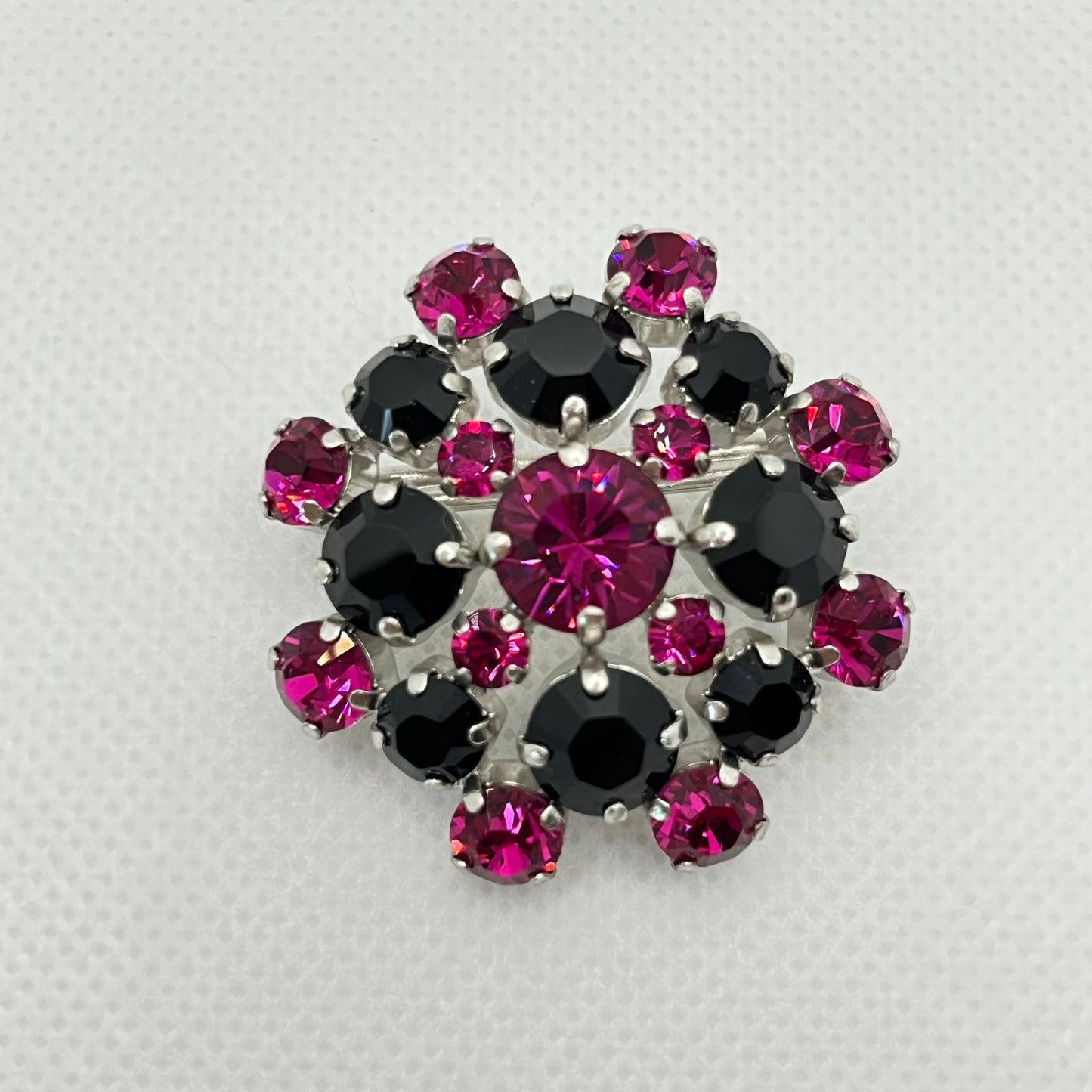 8795 Vintage Swarovski Kristallen Brosche 37mm