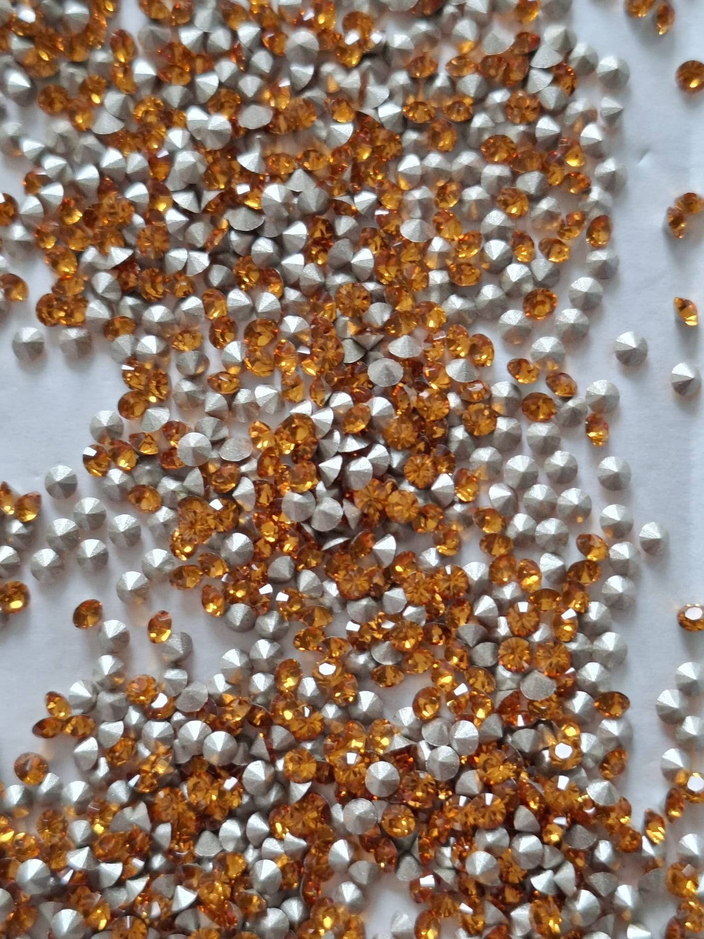 Swarovski® Chaton Topaz PP18