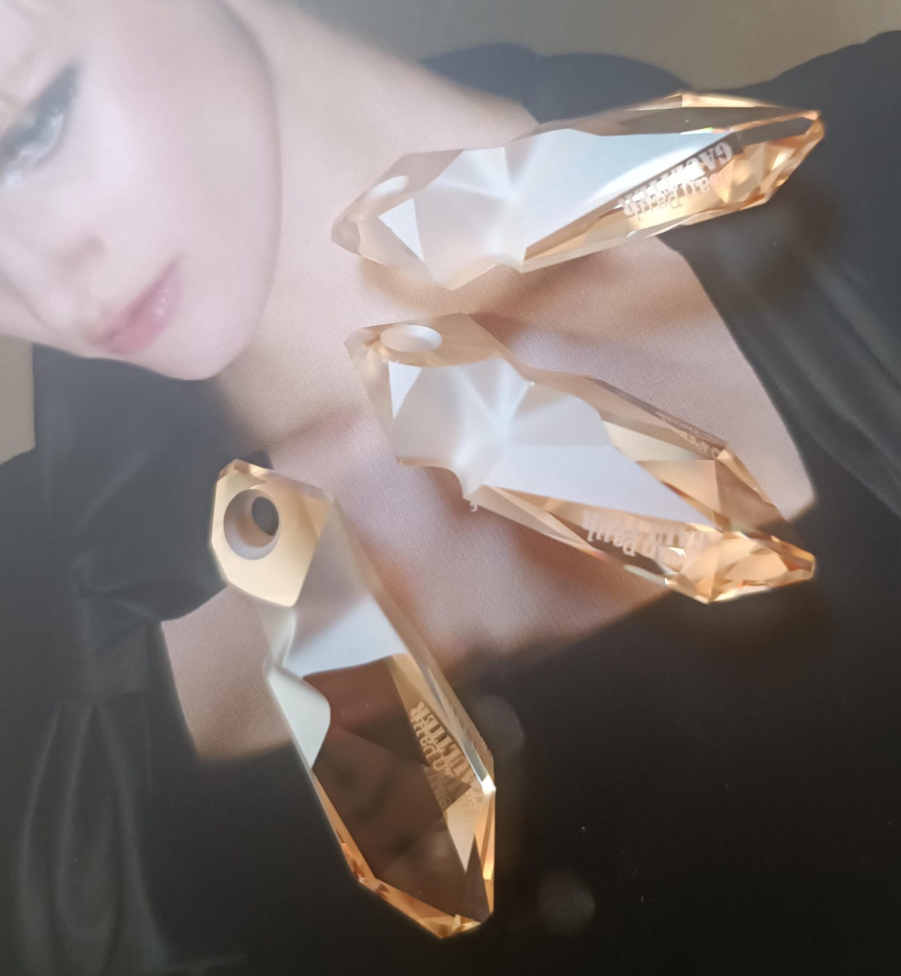 Swarovski® x Jean Paul Gaultier: Anhänger Kaputt Edition Golden Shadow Signed 40mm