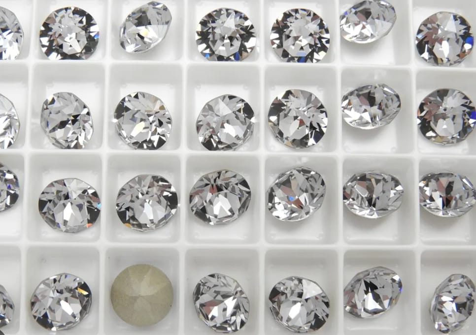 Swarovski® Chaton Smoky Mauve PP24