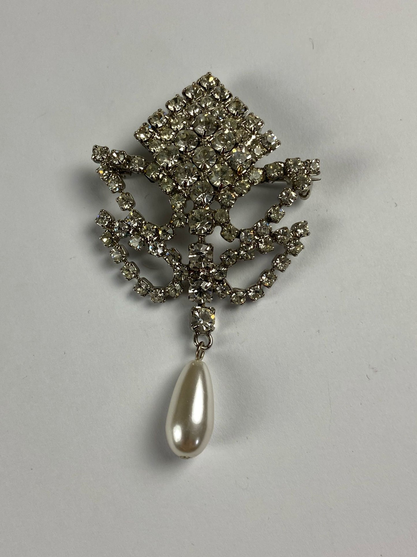 8774 Vintage Swarovski Kristallen Brosche 67mm