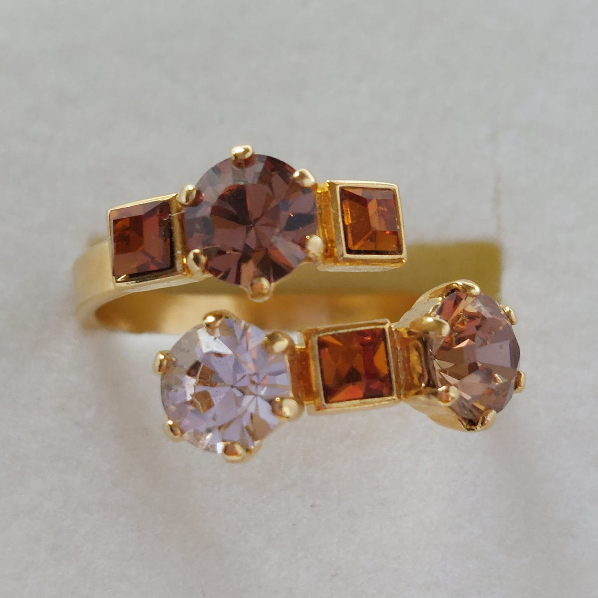9822 Vintage Ring made with Swarovski Kristallen 20x15mm