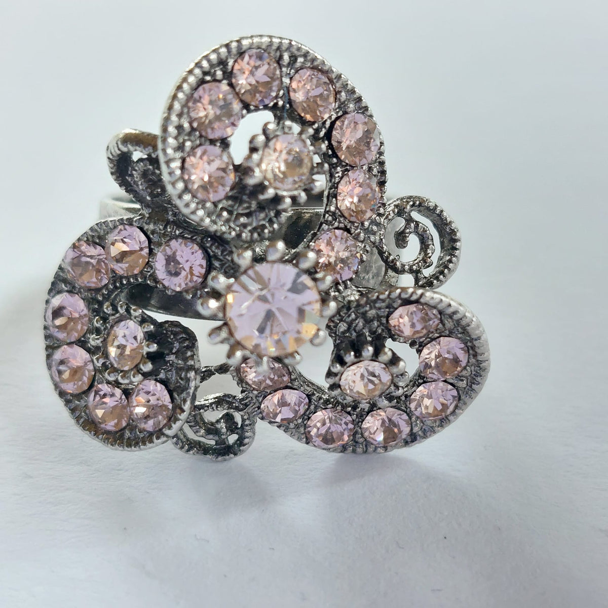 9855 Vintage Ring made with Swarovski Kristallen 27mm