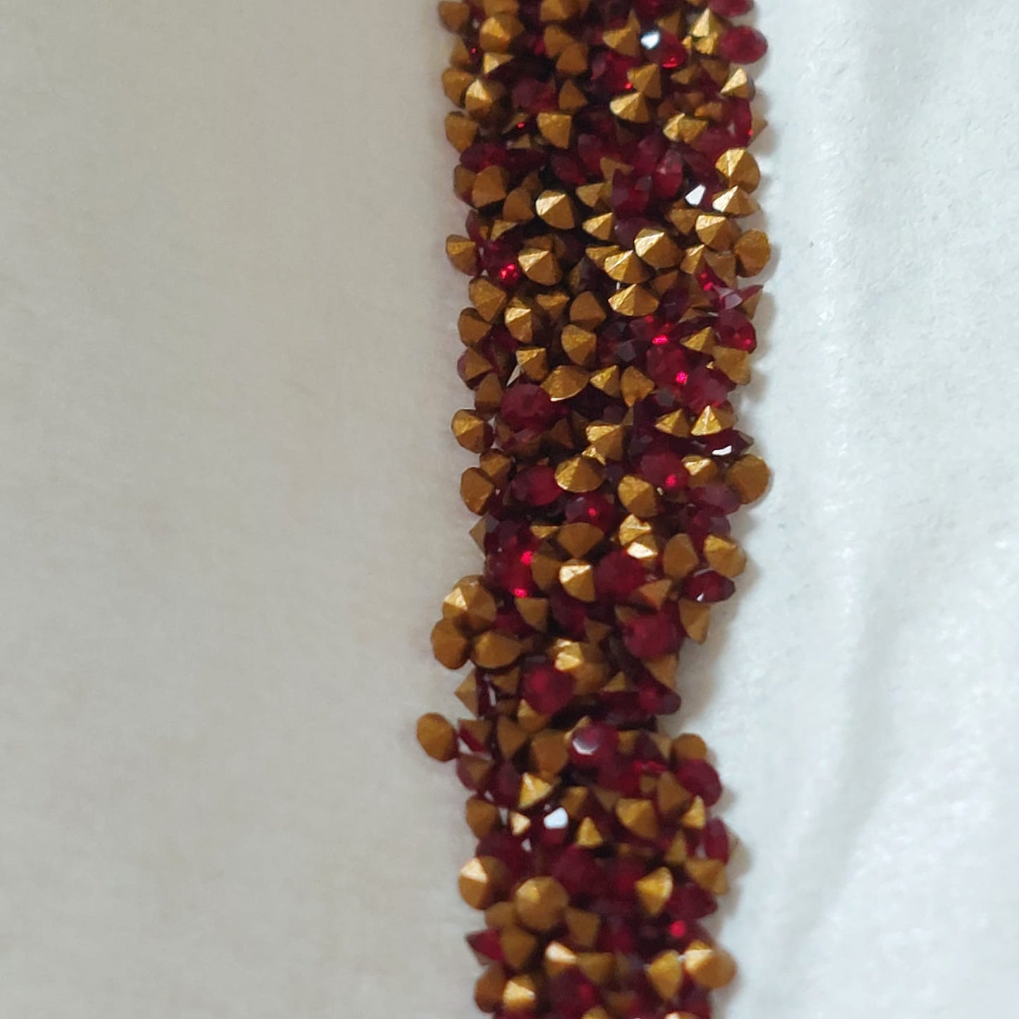 Swarovski® Chaton Vintage Siam Gold Foiled PP4