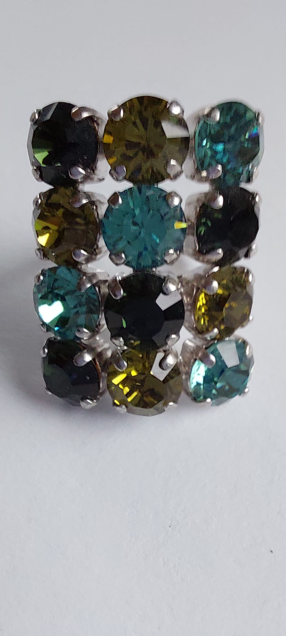 9914 Vintage Ring made with Swarovski Kristallen 30x25mm