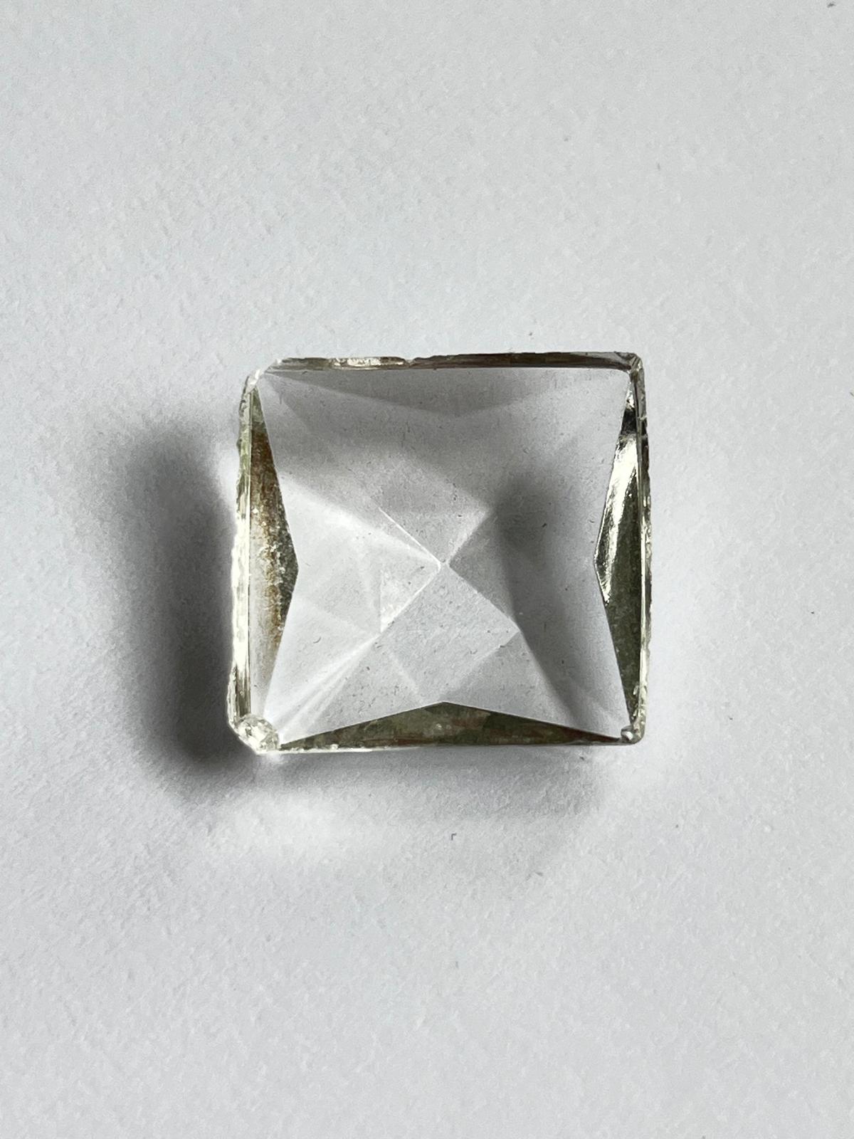 5798 Vintage Kristall Cube Pyramid Crystal 22mm