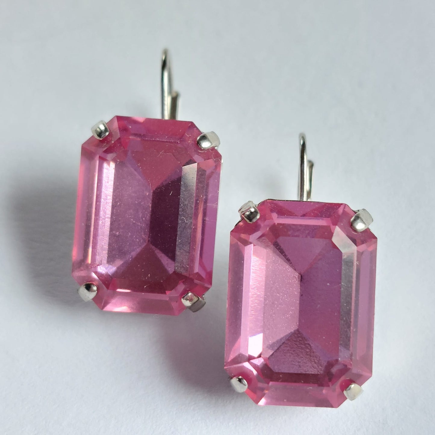 3700 Vintage Ohrringe mit Swarovski Kristallen 17x12mm