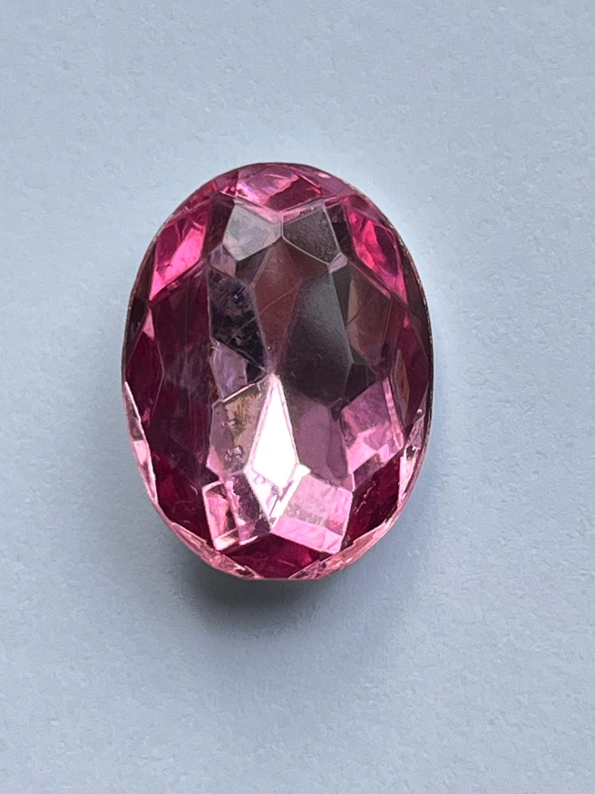 1011 Vintage Kunststoff Oval Crystal Cut 16mm