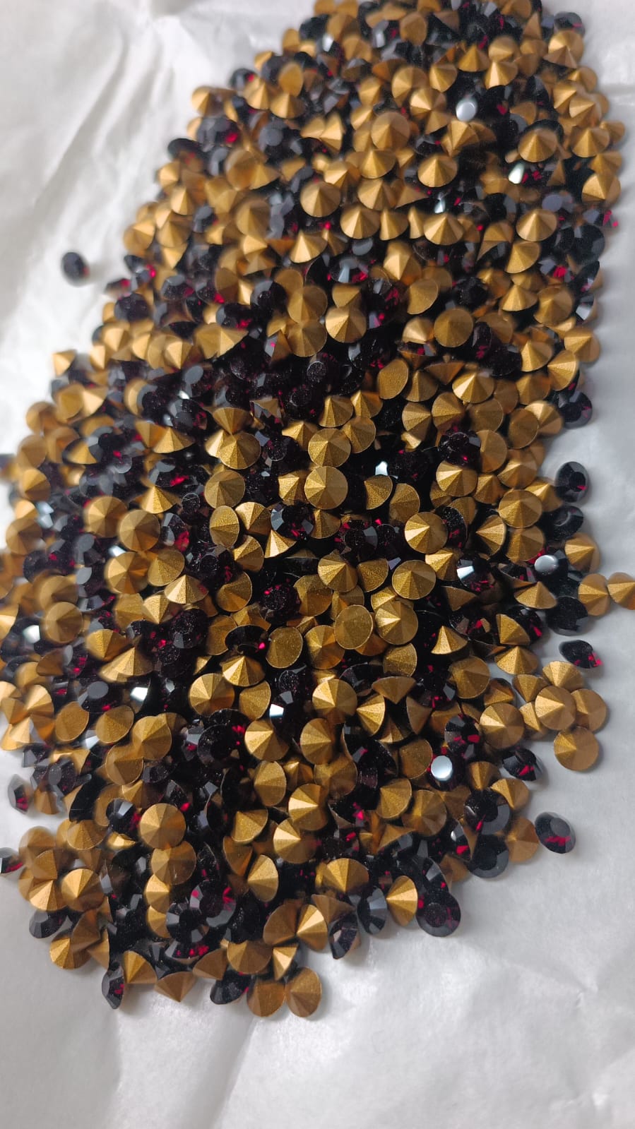 Swarovski® Chaton Vintage Garnet Gold Foiled SS24