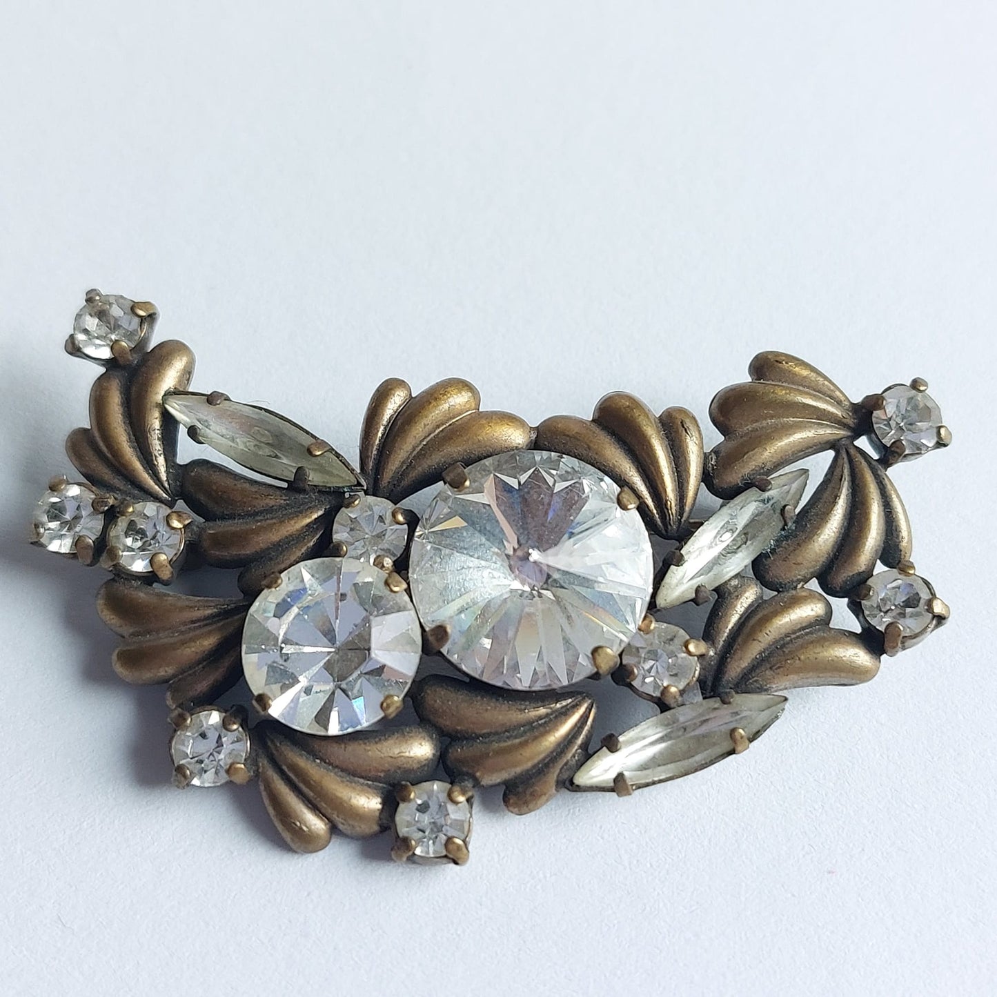 8101 Vintage Brosche mit Swarovski Kristallen 40mm