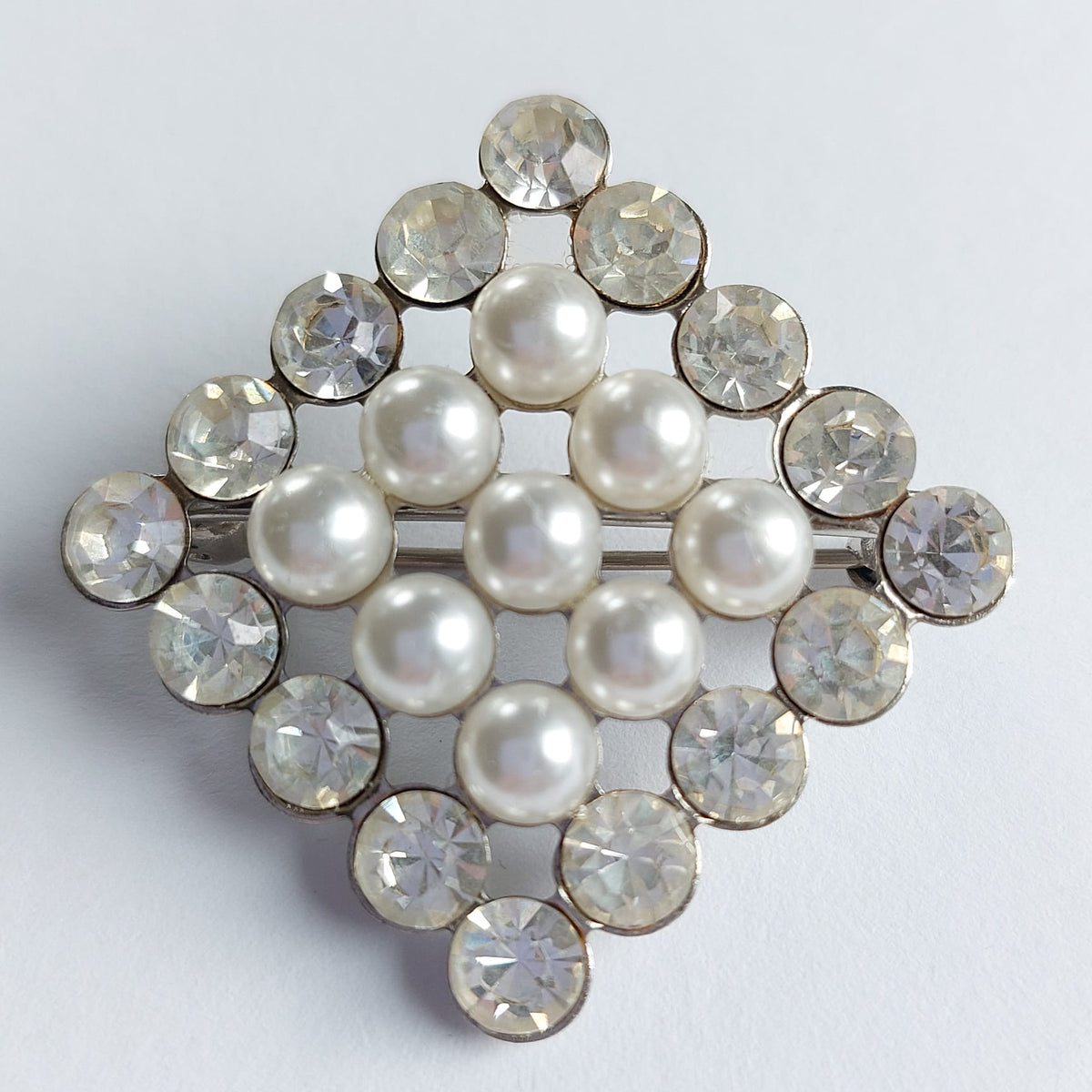 8030 Vintage Brosche mit Swarovski Kristallen 30mm