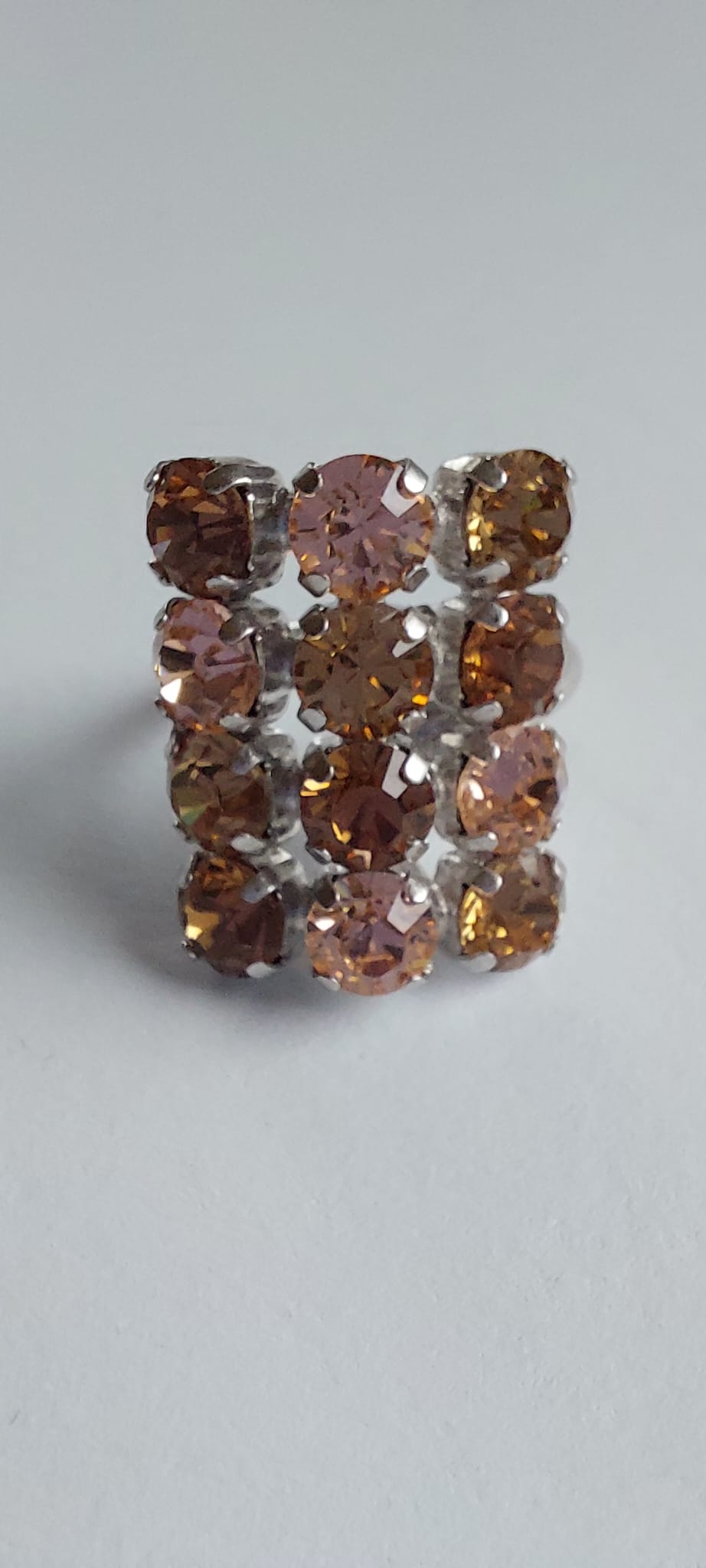 9915 Vintage Ring made with Swarovski Kristallen 25x20mm