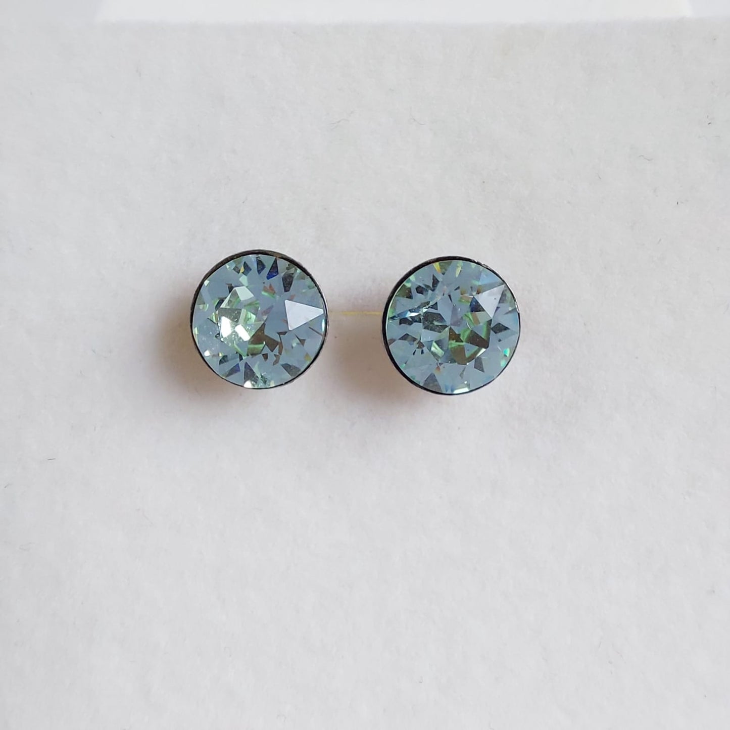 3649 Vintage Ohrringe mit Swarovski Kristallen 9mm