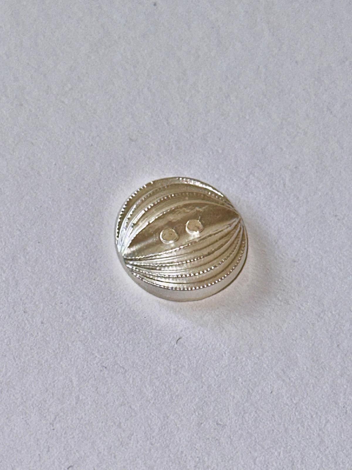4492 Vintage Kunststoff Knöpfe 15mm