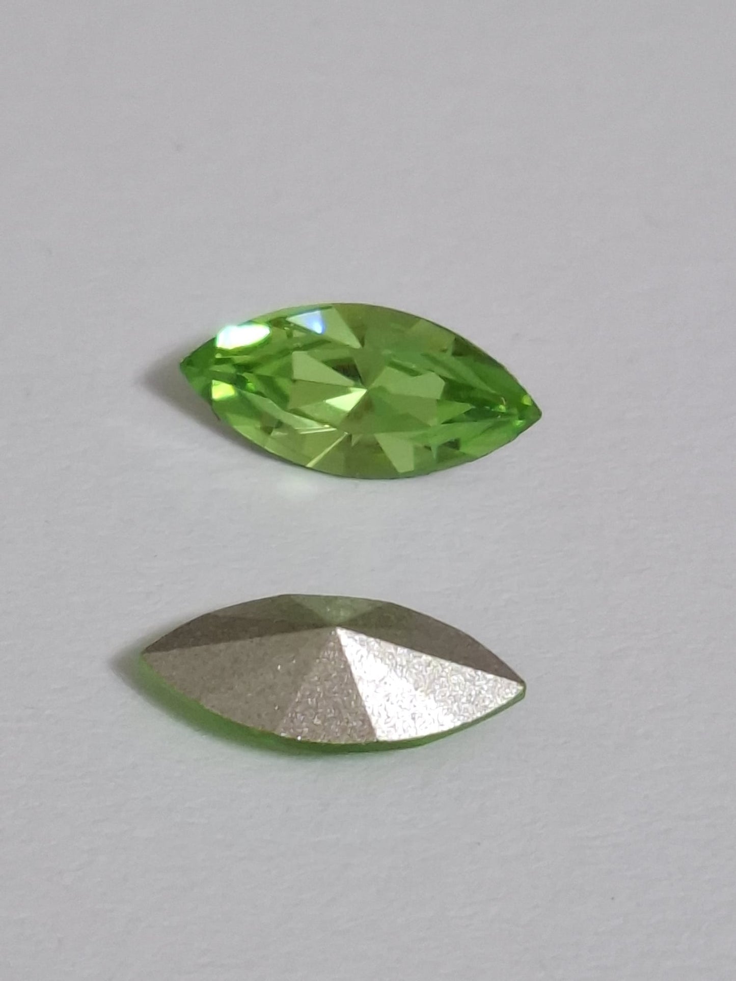 Swarovski® Fancy Navette Peridot 15x7mm