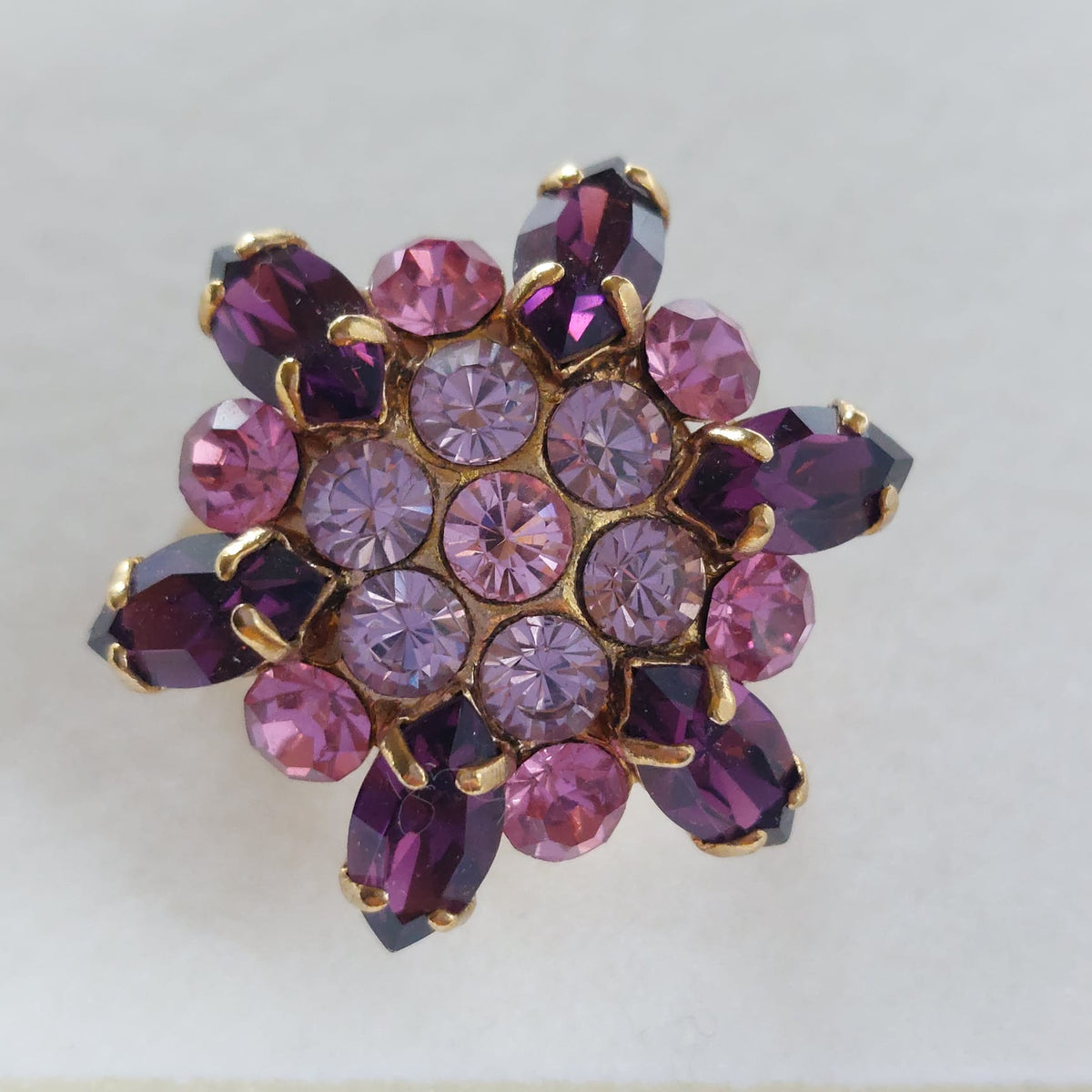 9801 Vintage Ring made with Swarovski Kristallen 27mm