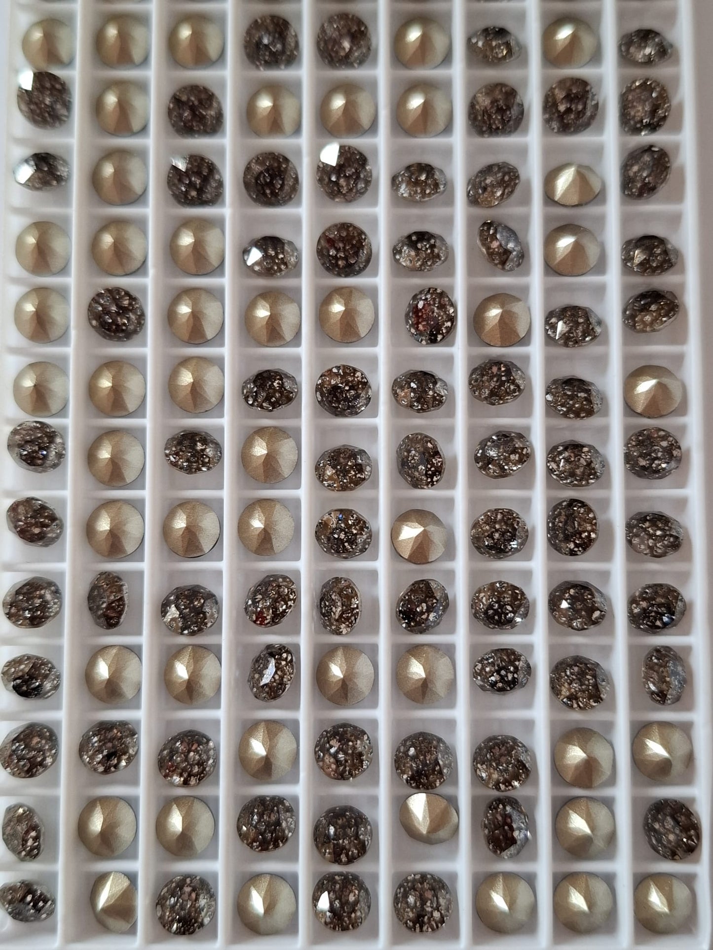 Swarovski® Chaton Black Patina SS29