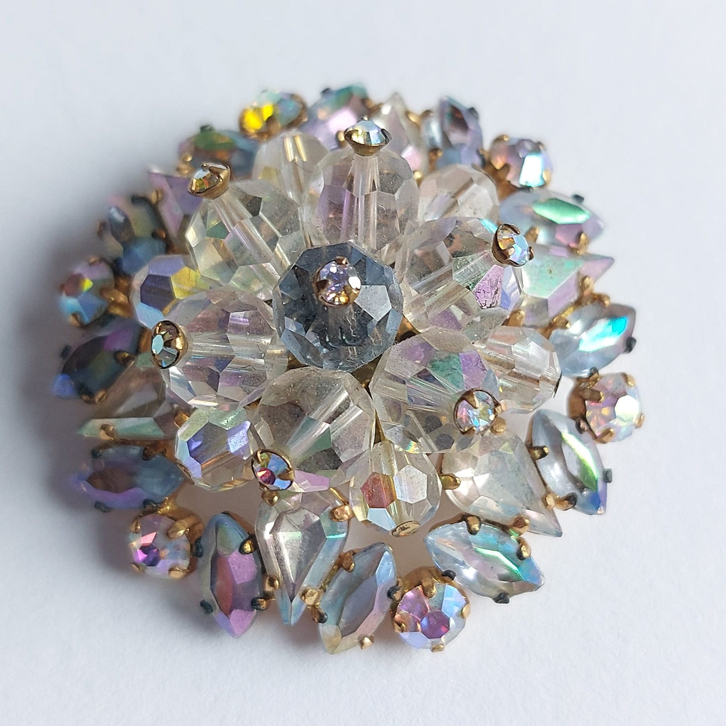 8100 Vintage Brosche mit Swarovski Kristallen und Perlen 40mm
