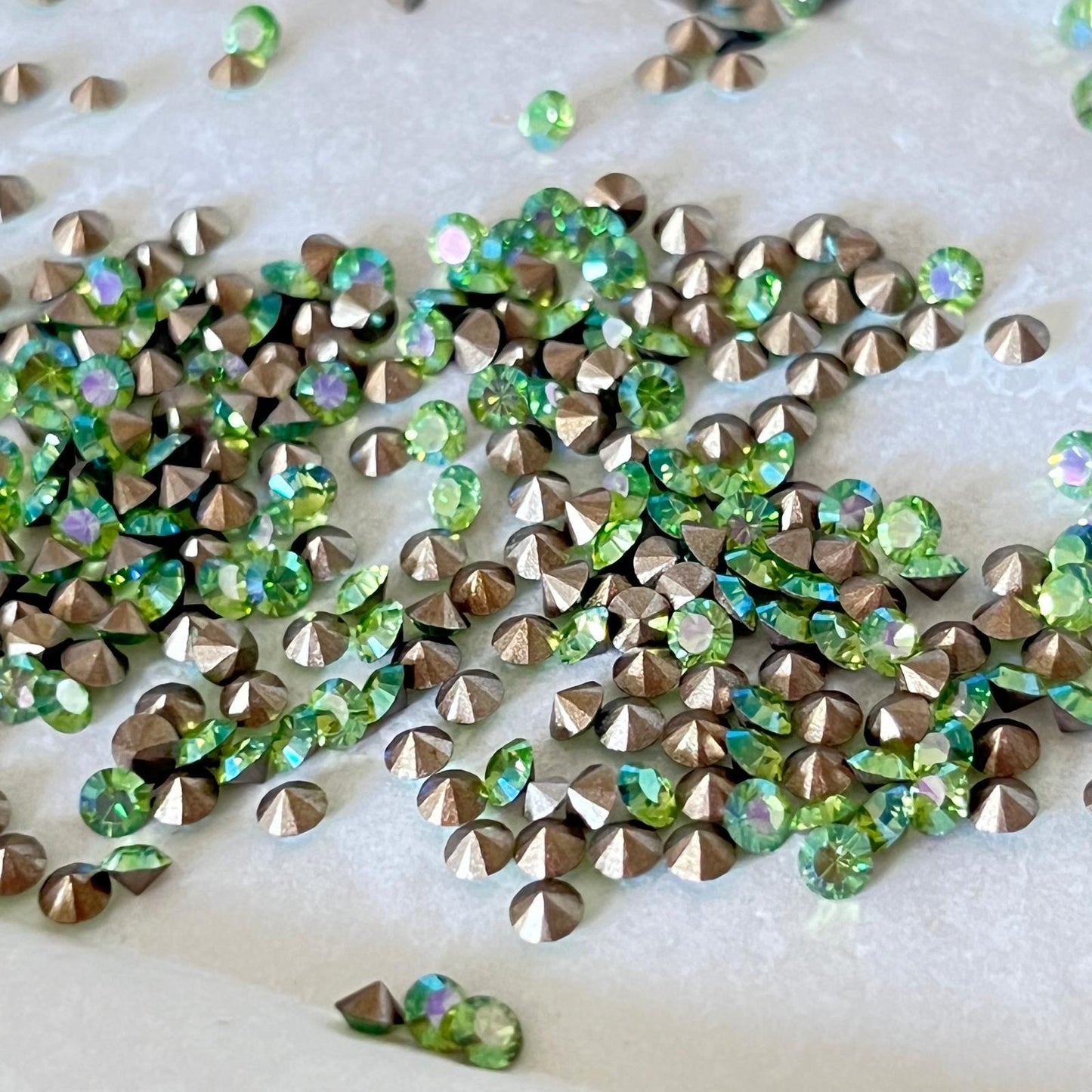 Swarovski® Chaton Peridot PP23