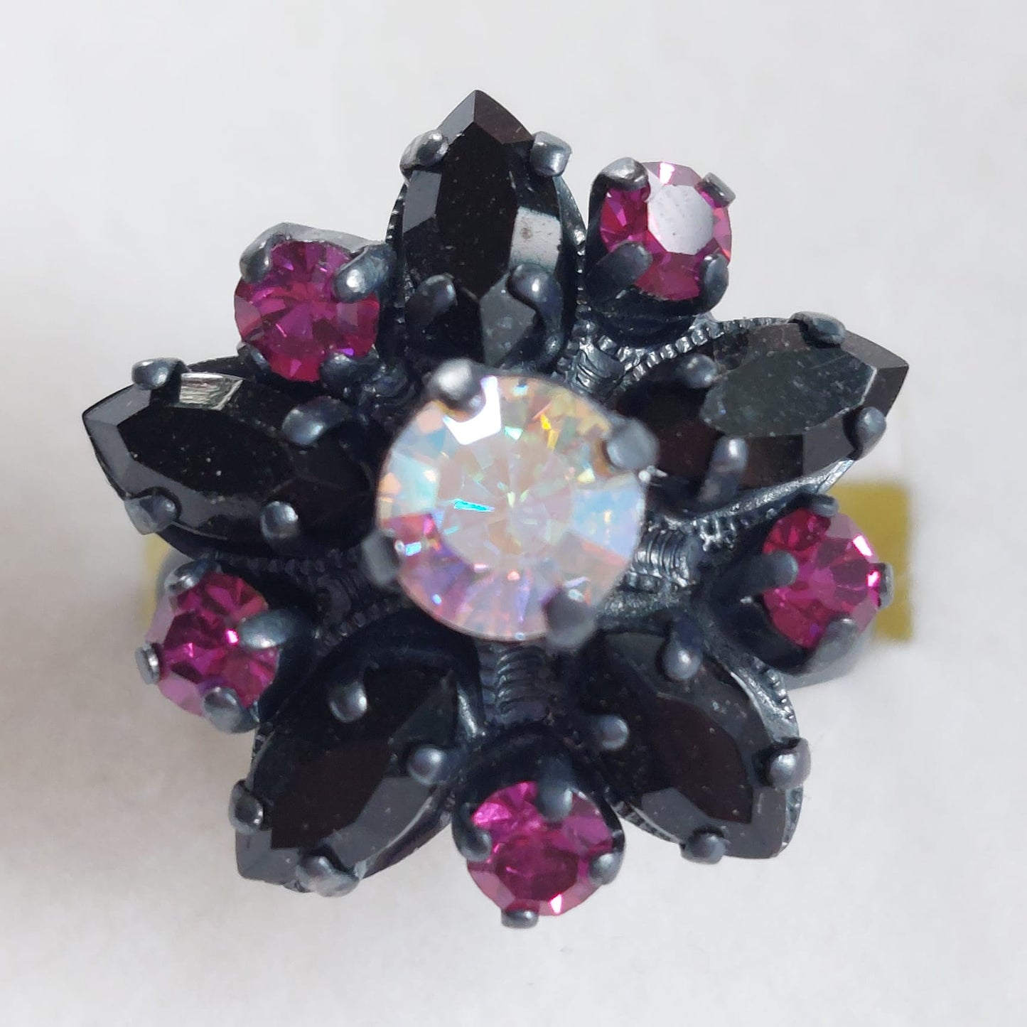 9850 Vintage Ring made with Swarovski Kristallen 20mm
