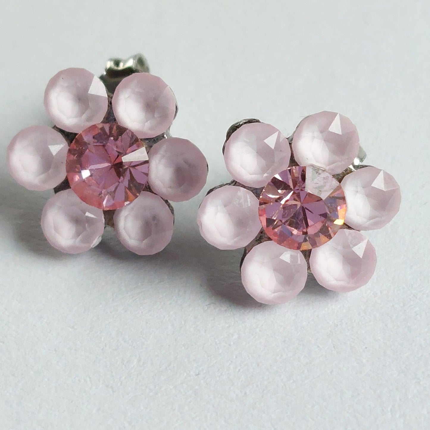 3626 Vintage Ohrringe mit Swarovski Kristallen 12mm