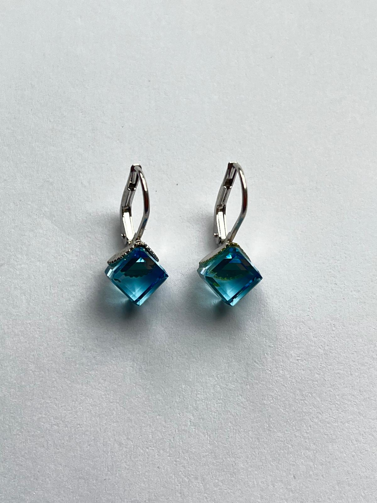 3052 Vintage Swarovski Kristallen Ohrhänger Hellblau 6mm