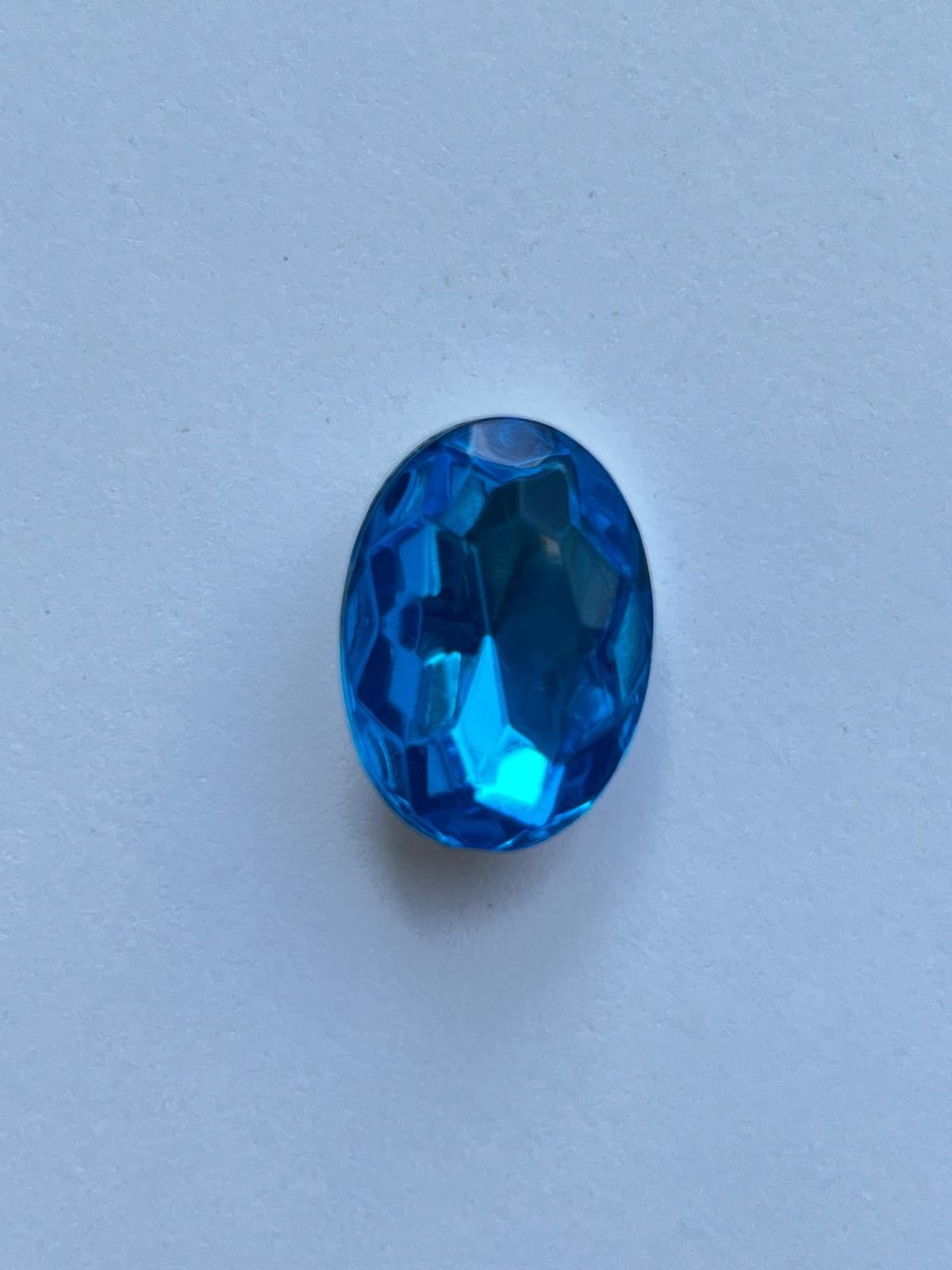 1042 Vintage Kunststoff Oval Crystal Cut 16mm