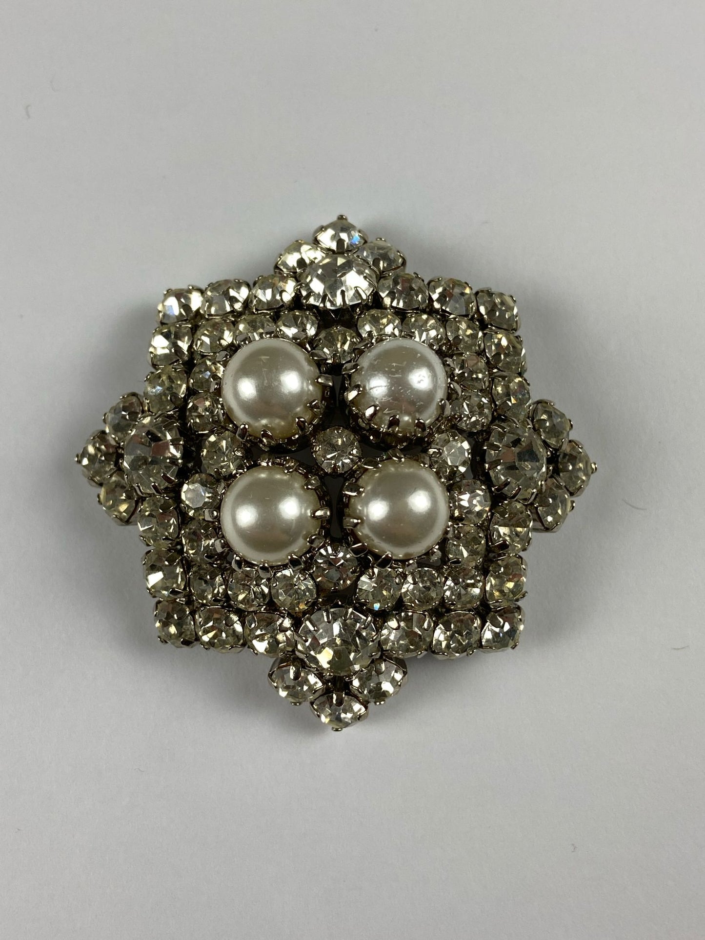 8639 Vintage Swarovski Kristallen Brosche 57mm