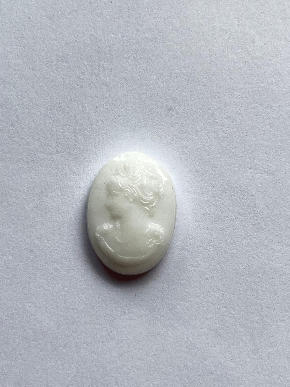 5837 Vintage Kunststoff Kamee Cabochon 17mm