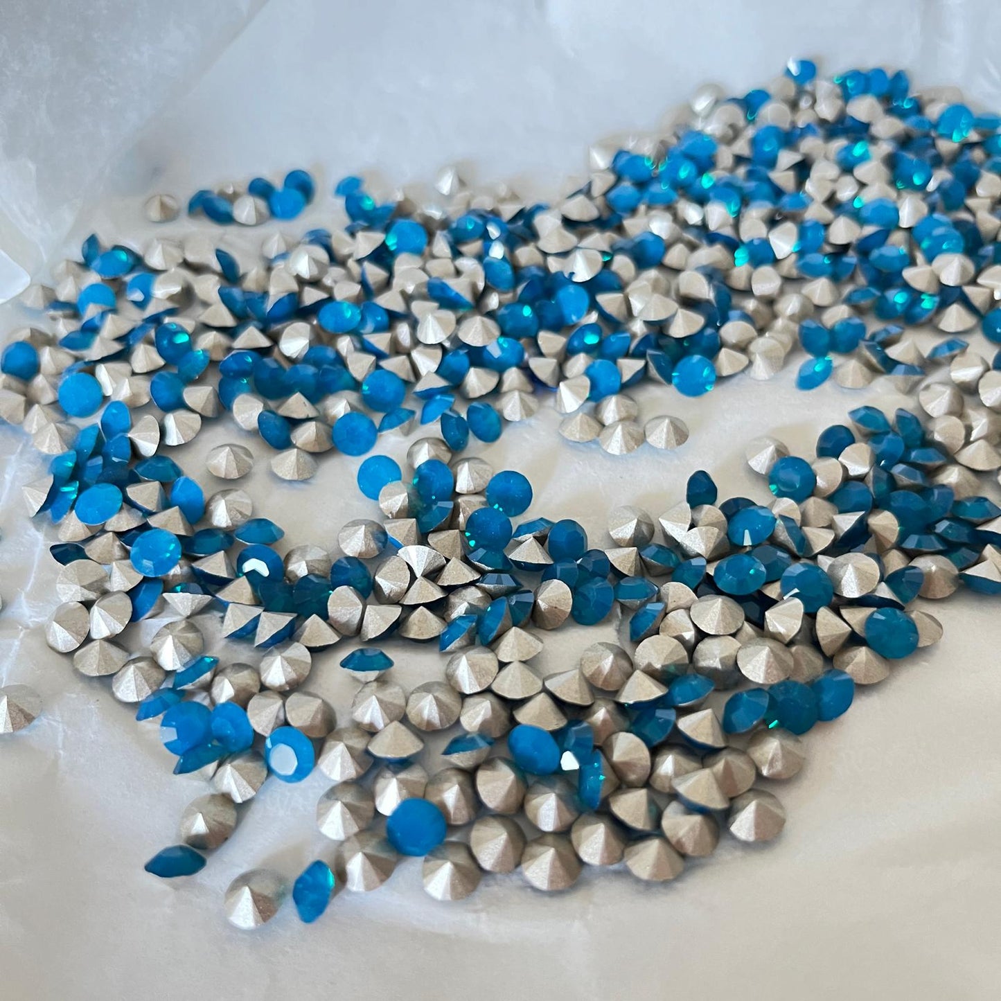 Swarovski® Chaton Caribbean Blue Opal SS24