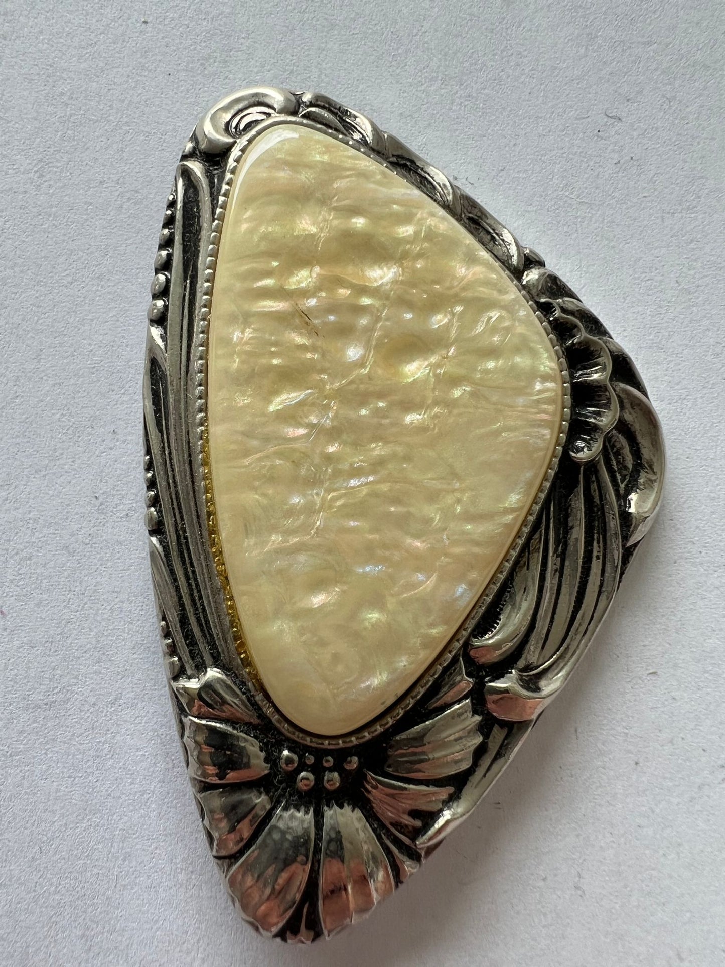 8517 Vintage Perlmutt Brosche 75mm