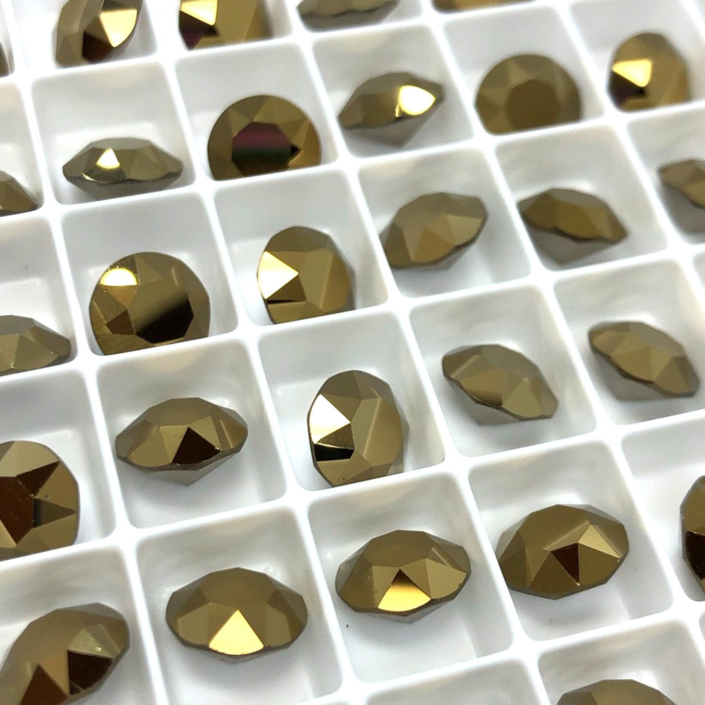 Swarovski® Chaton Dorado PP14