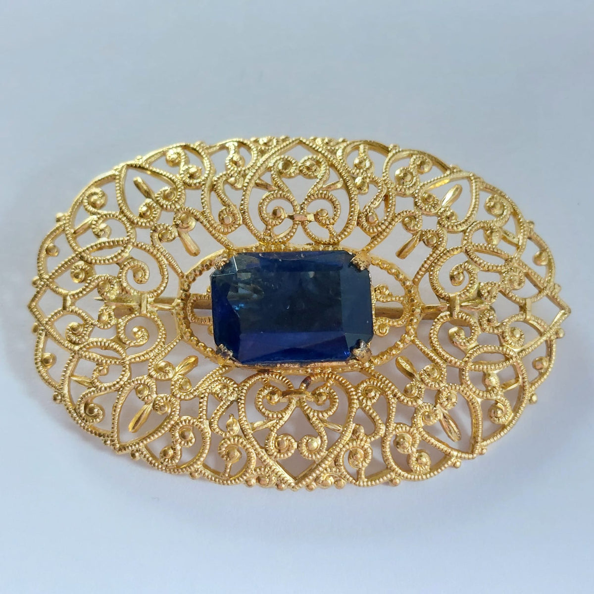 8422 Vintage Swarovski Kristallen Filigren Brosche 46mm