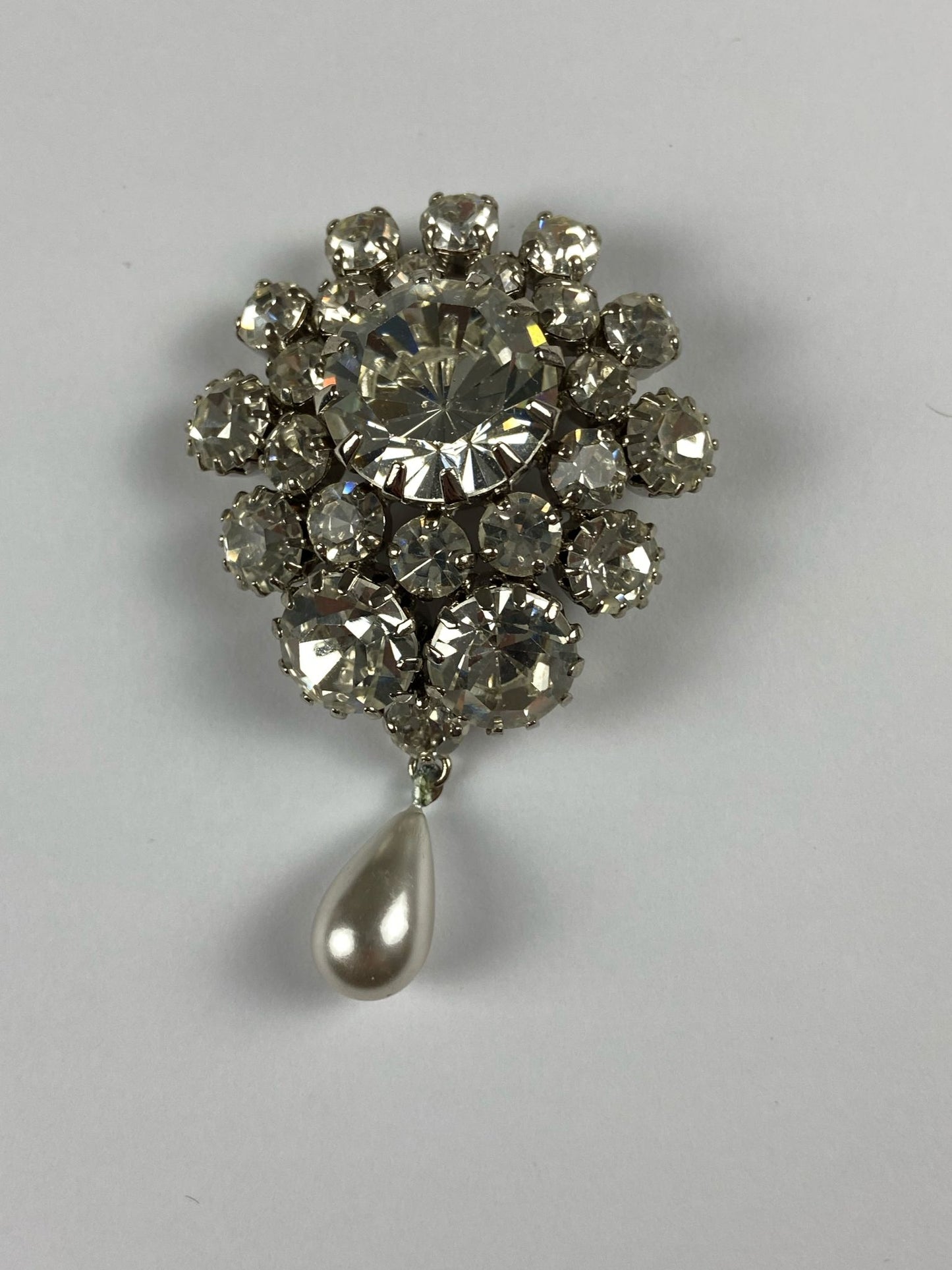 8641 Vintage Swarovski Kristallen Brosche 67mm