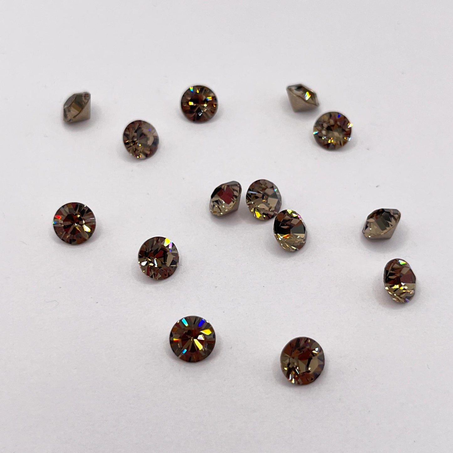Swarovski® Chaton Greige SS29