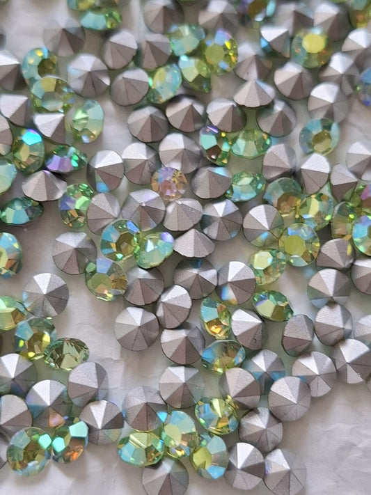 Swarovski® Chaton Vintage Peridot Silver Foiled SS24