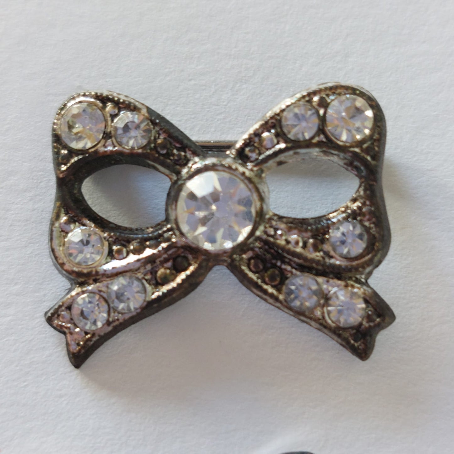 8052 Vintage Brosche mit Swarovski-Kristallen 25x20mm