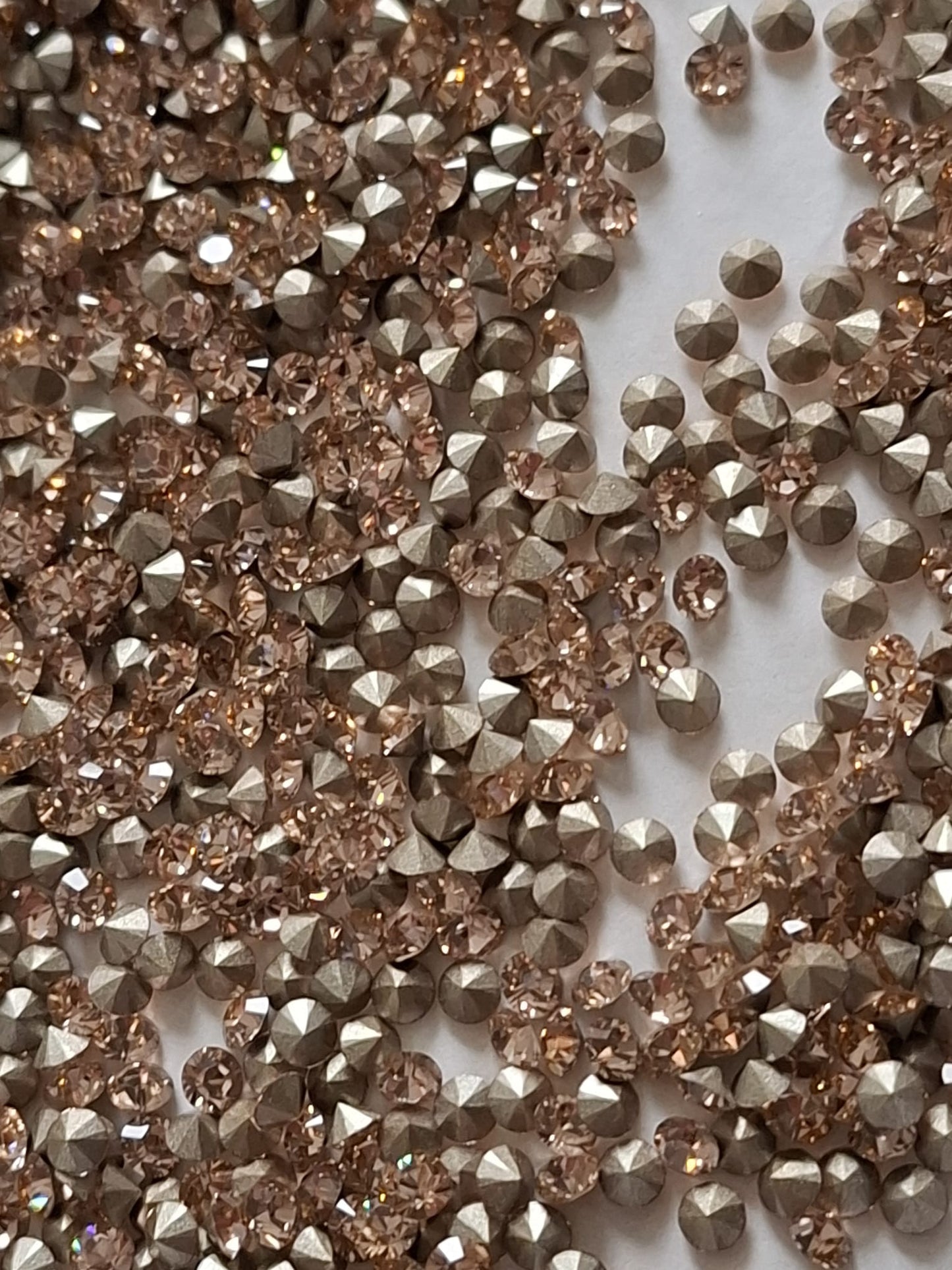 Swarovski® Chaton Light Peach PP24