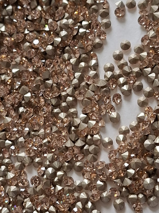 Swarovski® Chaton Light Peach PP24