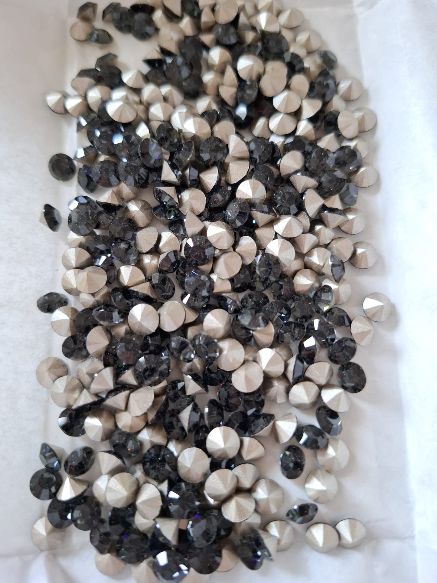 Swarovski® Chaton Morion SS29