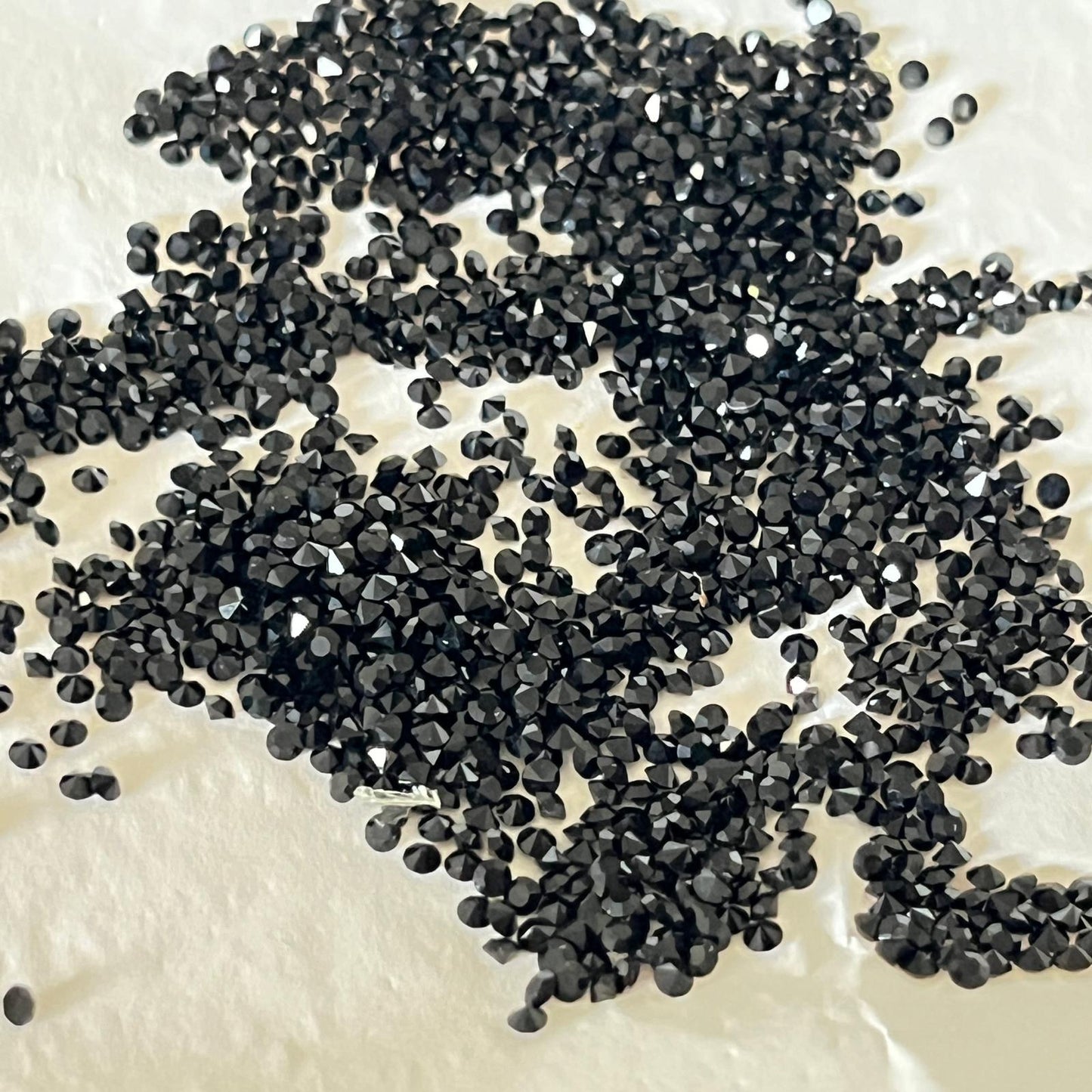Swarovski® Chaton Vintage Jet Unfoiled PP15