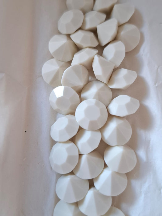 Swarovski® Chaton Vintage Ivory Unfoiled SS48