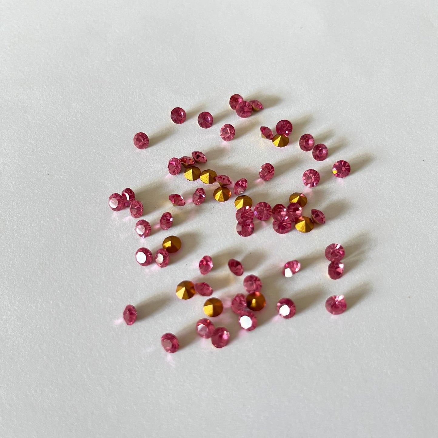 Swarovski® Chaton Vintage Rose Gold Foiled SS18